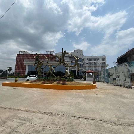 Ponneri Getsethome المظهر الخارجي الصورة